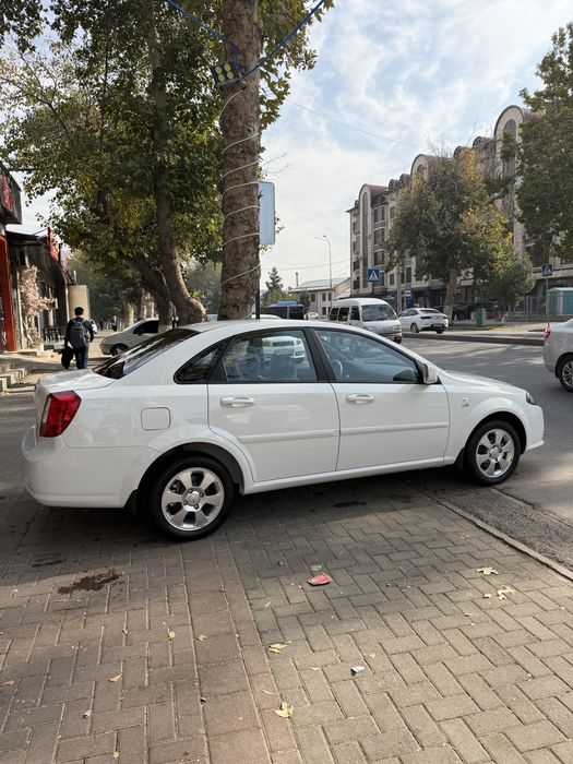 Gentra avtamat 400 km yurgan