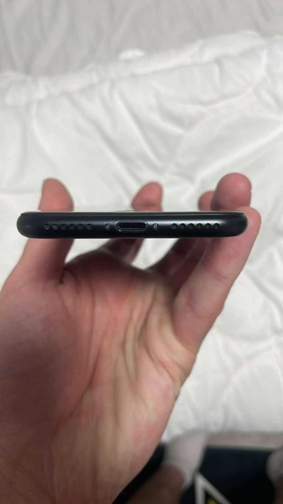 iphone SE 2020 като нов