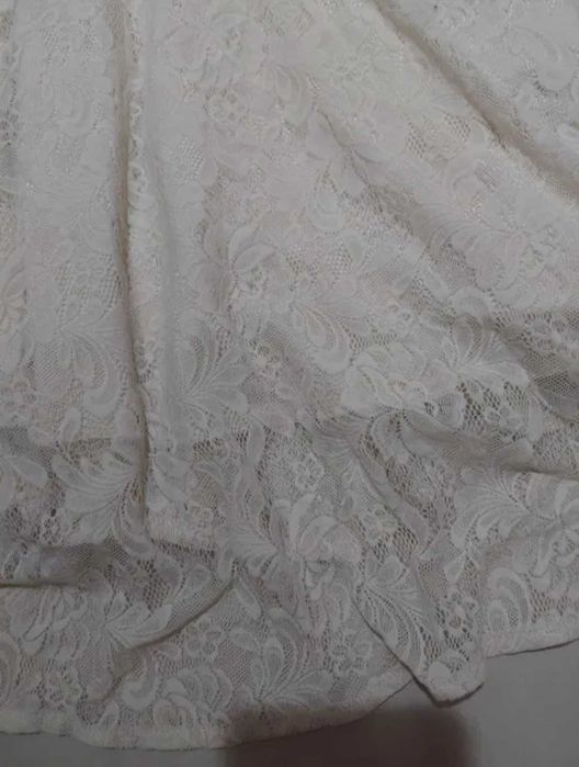 Rochie dantelă evenimente S spate descoperit crem