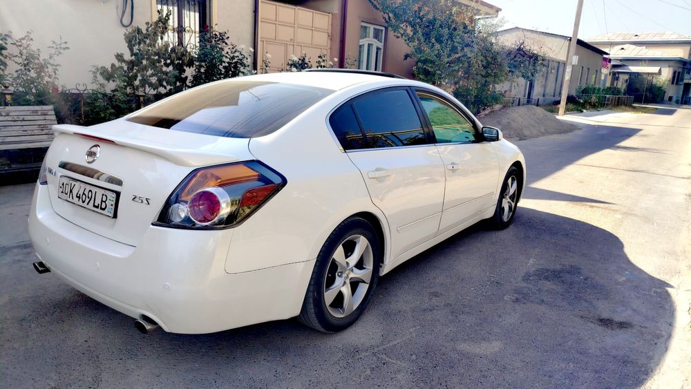 Nissan altima 2008 full 3 pazitsyasi lyukli variant