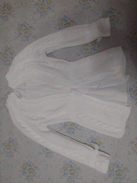 Зимняя вязаная кофточка