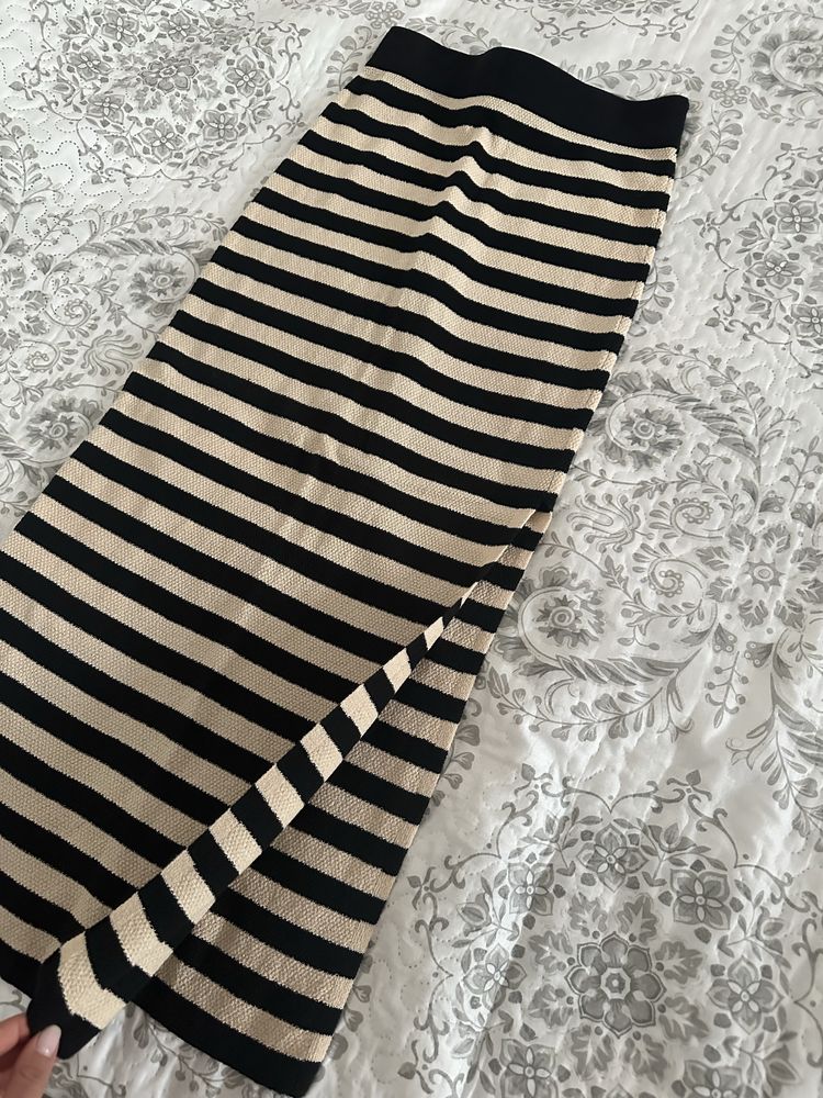 Дълги поли тип молив Zara; H&M