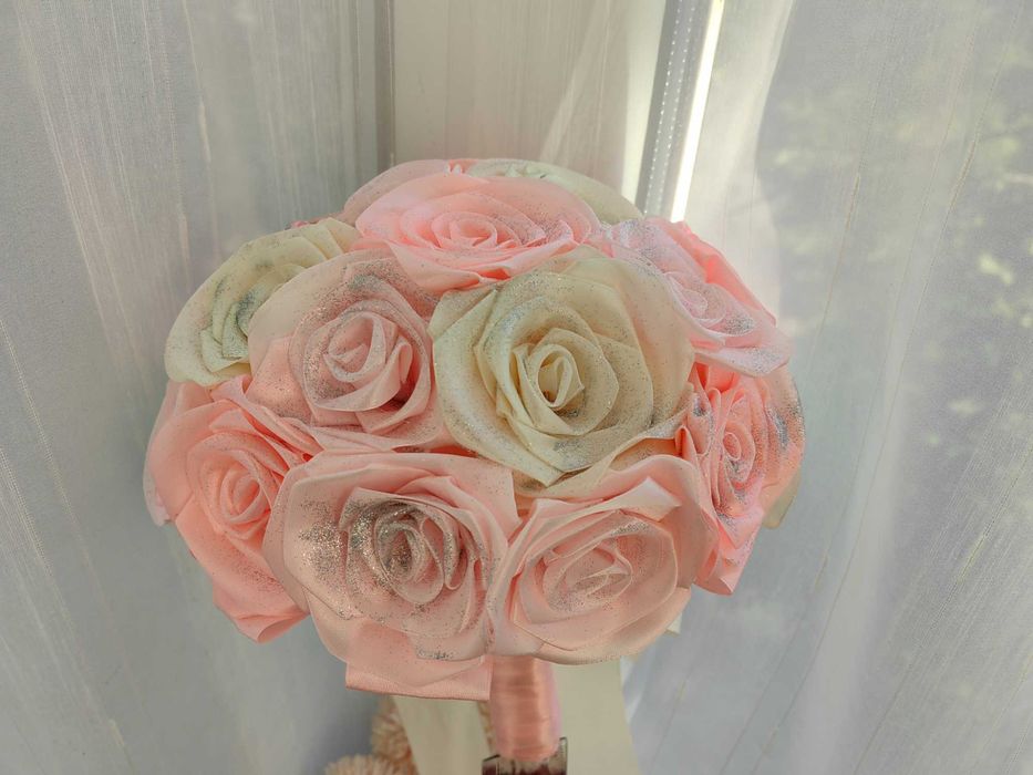 Buchet flori artificiale satin mireasa aruncat foarte usor casatorie