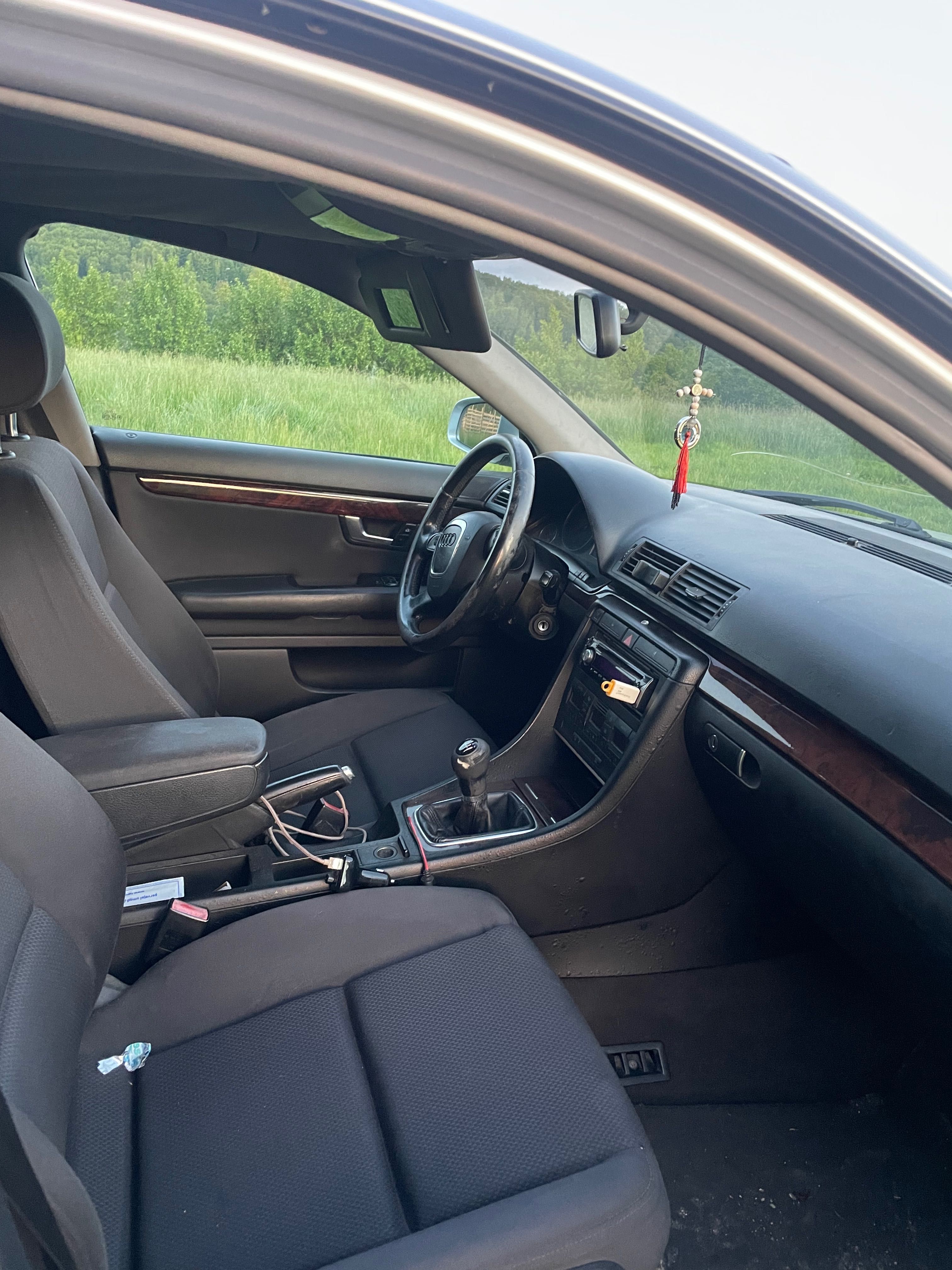Vând Audi A4 2002