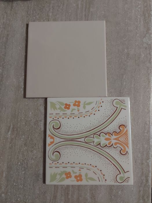 Фаянсови плочки, два модела 15/15 см- 0.30лв/бр