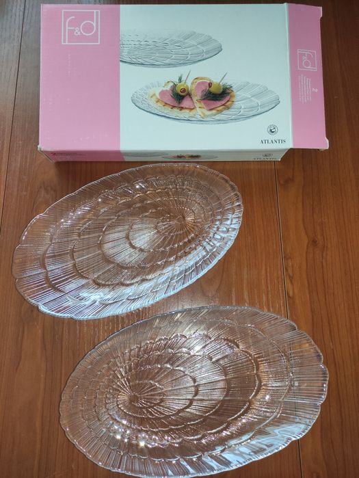 Набор овальных тарелок ( 2 штуки )