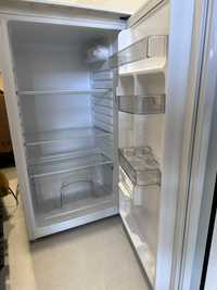 Продам холодильник Атлант в отличном состоянии.