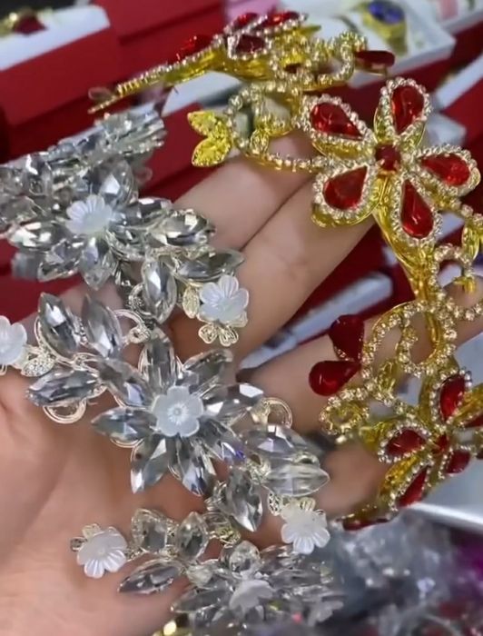 Диадема безаклари