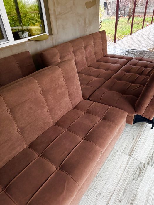 Диван, стол, стулья