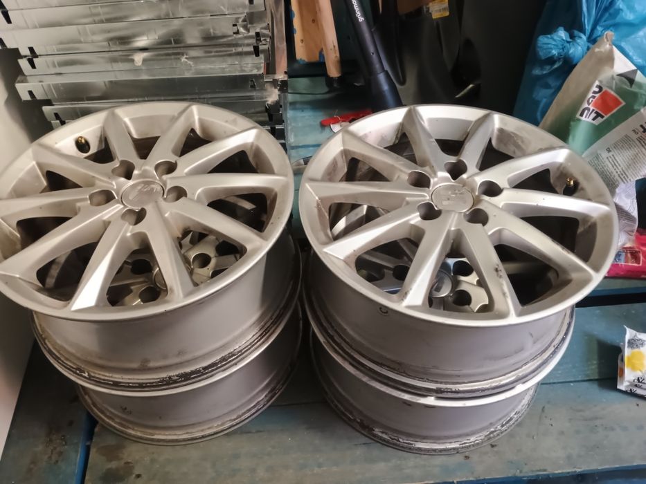 Set 4 jante aliaj 15" – 6Jx15 ET45 – 5x112 – 600 lei (Roman)