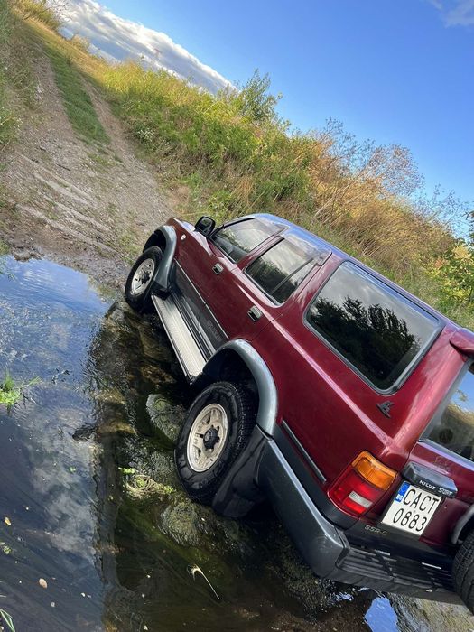 Джип  Toyota Hilux