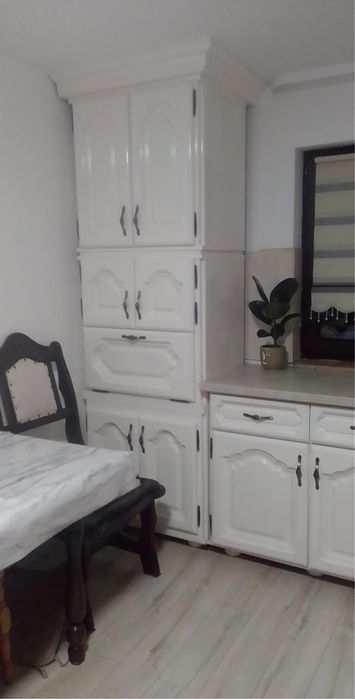 Mobilă lemn masiv pe comandă