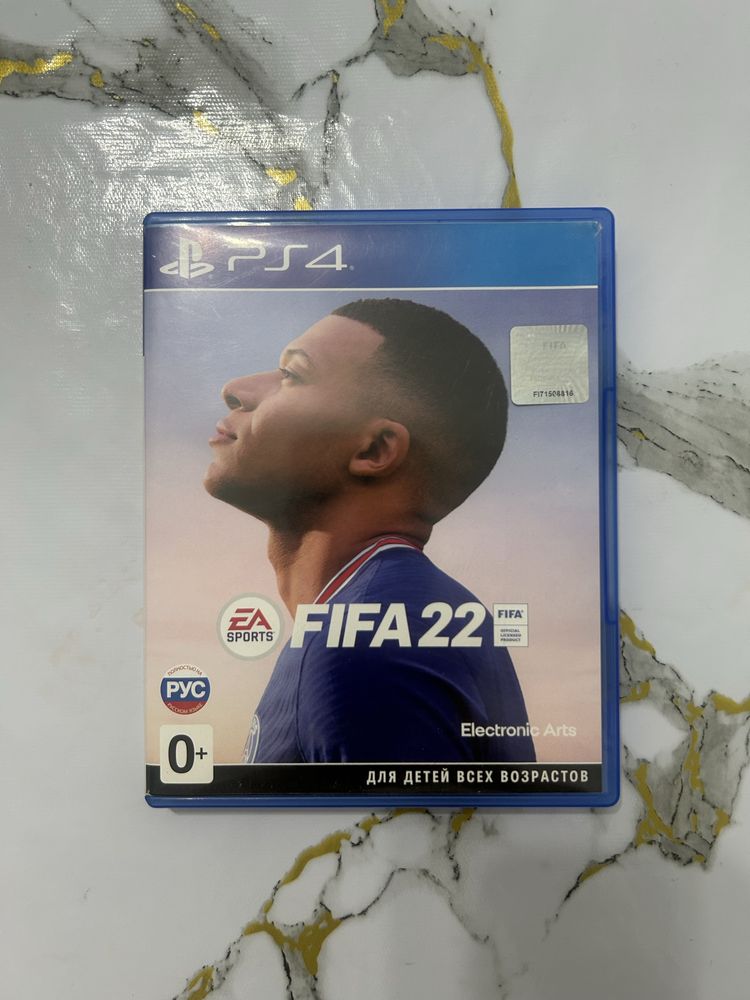 FIFA 22 на PS4 диск б/у в отличном состоянии