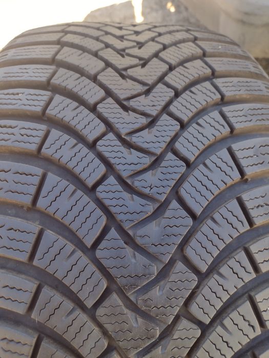 Почти нова Единична 275/40/20 Falken H-S01 suv dot1421