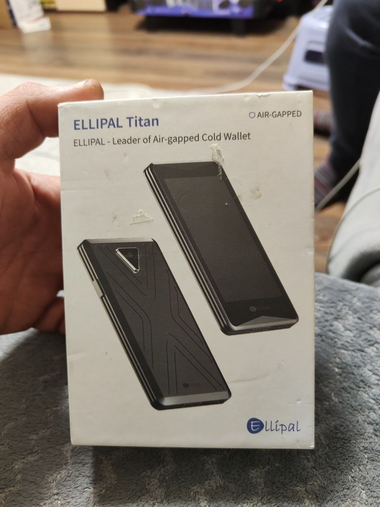 Ellipal Titan Crypto nou sigilat