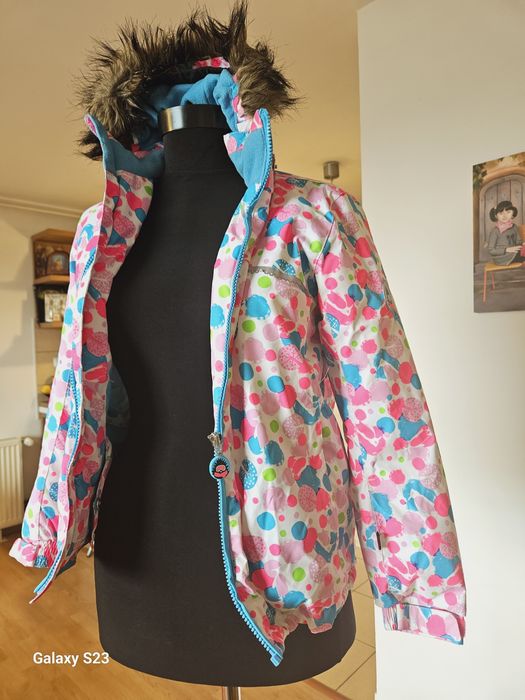 Costum Ski Waterproof fetite .400 lei