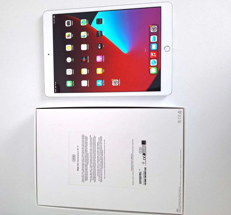 iPad Apple (8th Generation) 32GB Wi-Fi Silver