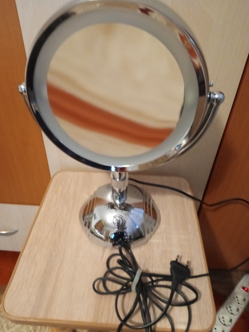 Oglindă Babyliss cosmetică