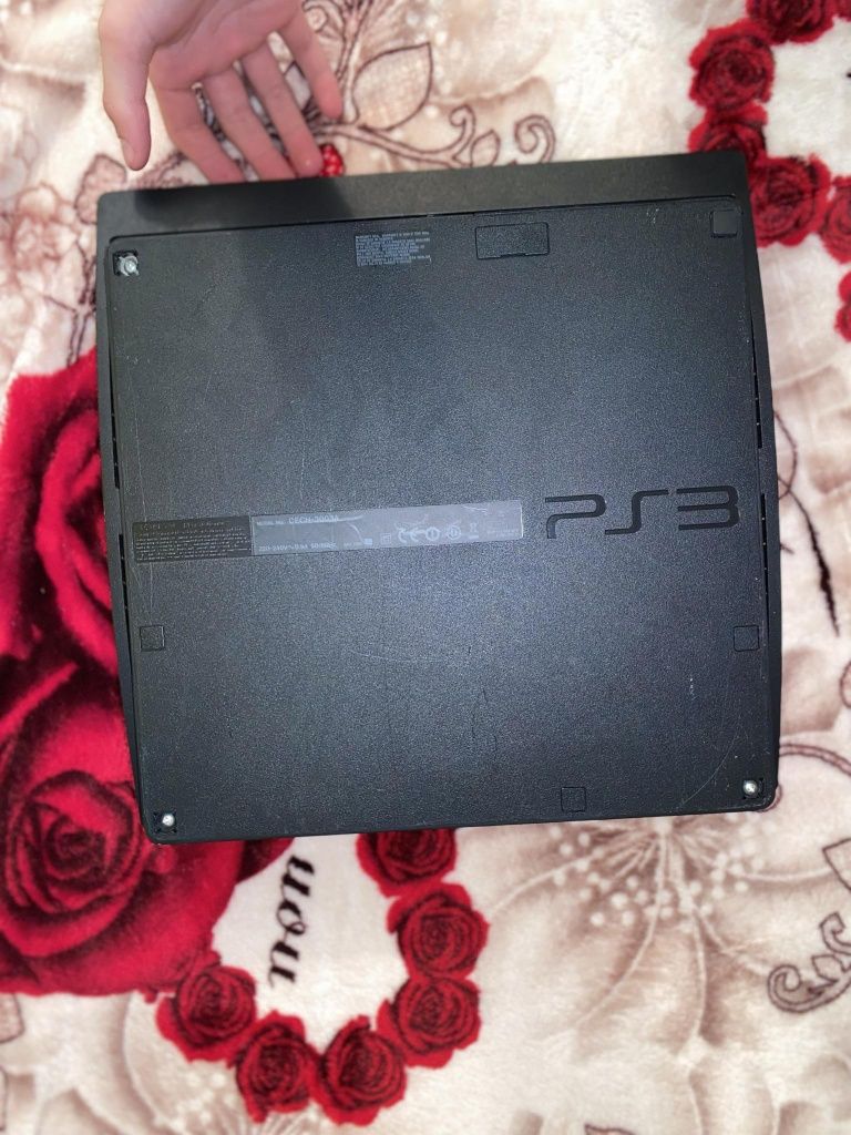 Vând PS 3 slim 500 gb