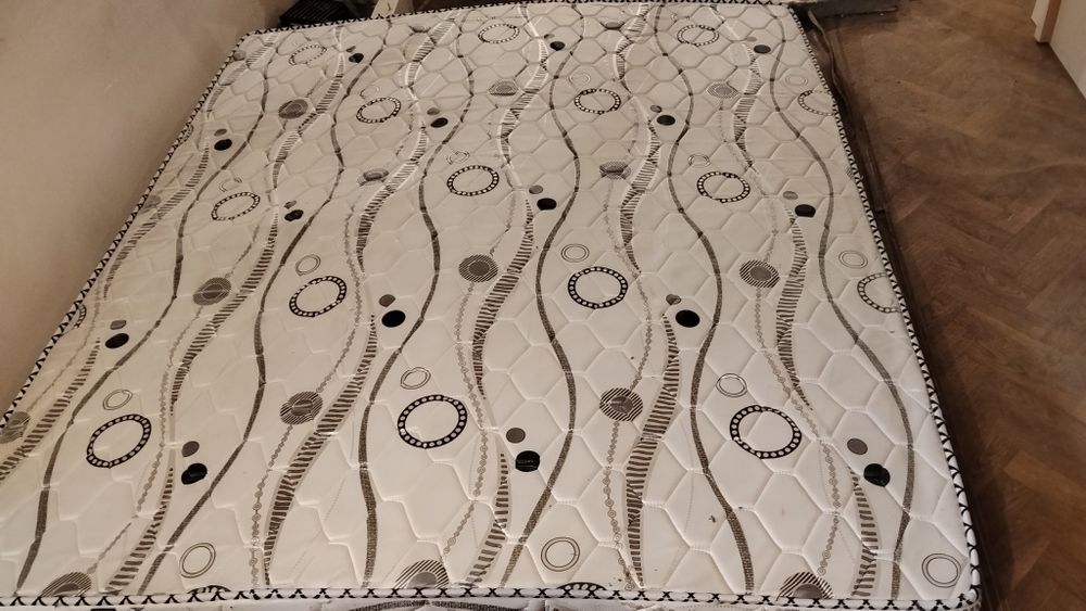 Двухспальная диван комплект матраси бн сотилади арзон нархга