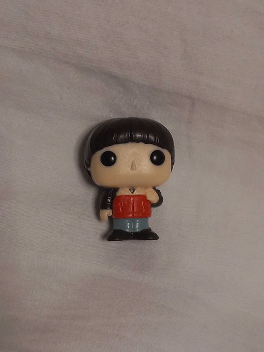 фигурка УИЛЛА из Kinder Joy Stranger things