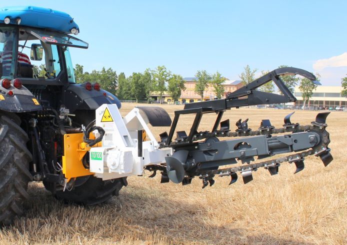Trencher tractor / Sapator sant irigatii