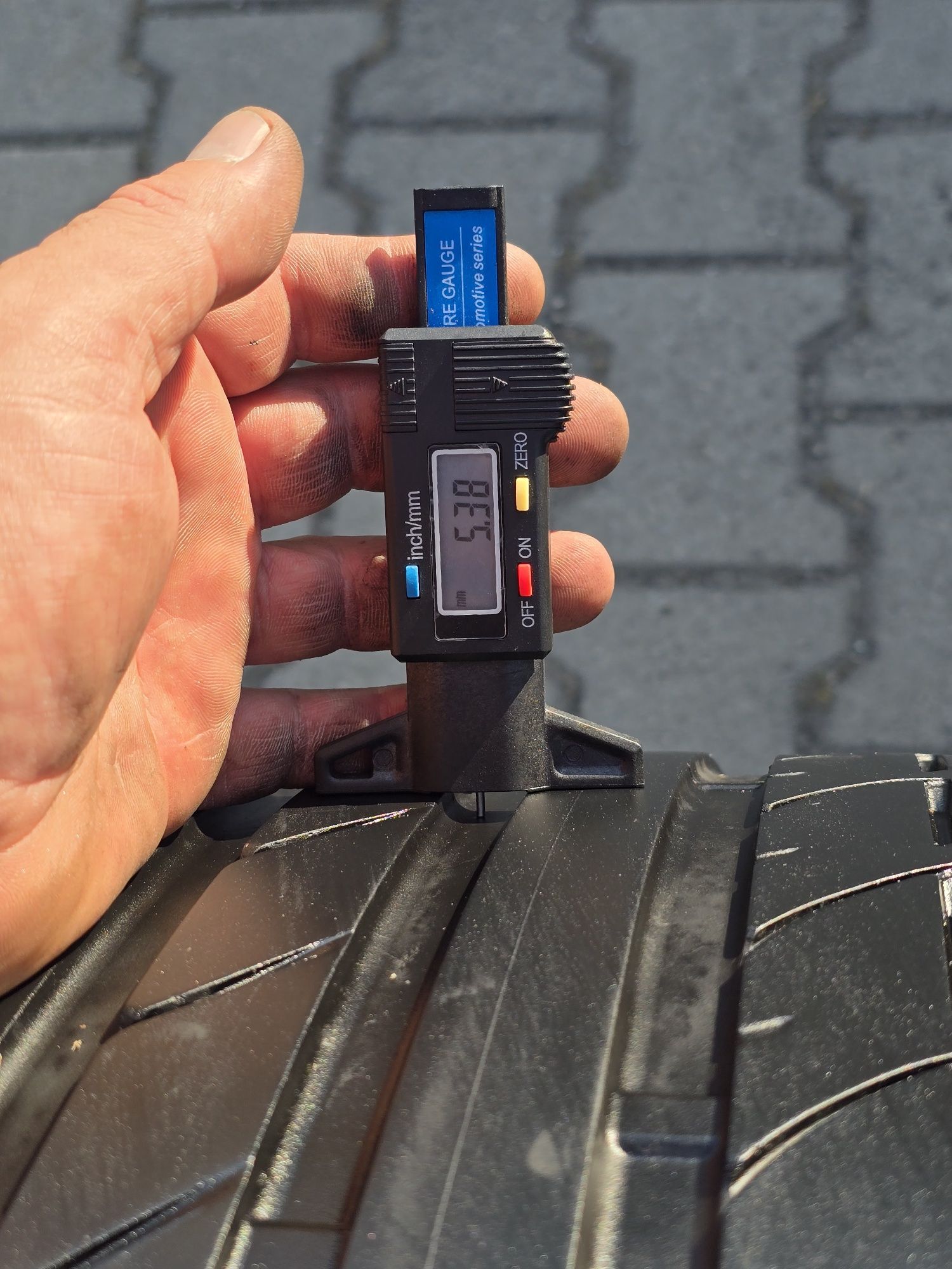 275 35 20 Bridgestone