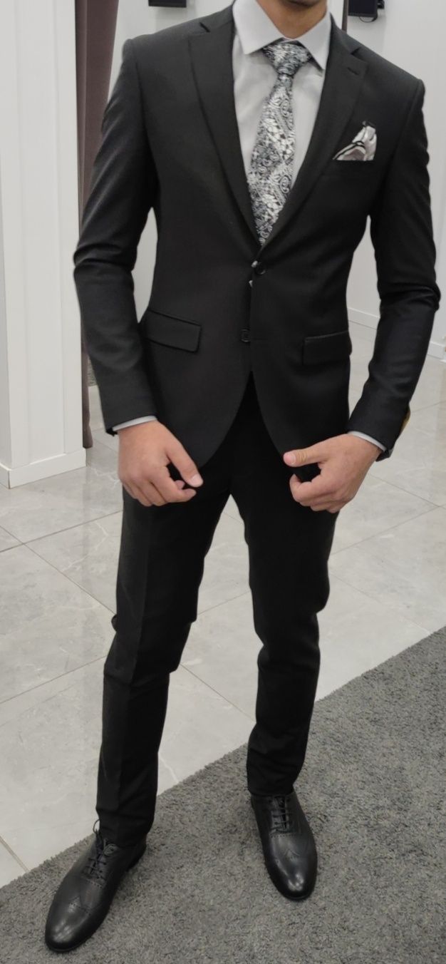 Мъжки черен костюм СARDUCCI-слим фит