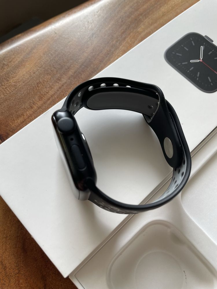Apple watch SE 2nd gen 40mm GPS