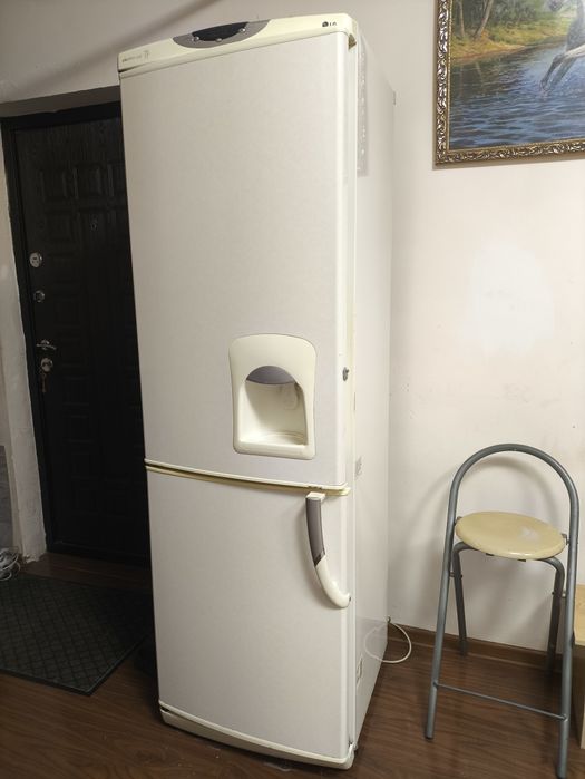 Продается Холодильник LG