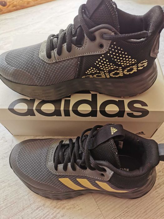 Продавам детски маратонки