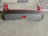 Spoiler bară spate  Suzuki Vitara 2016-2020, culoare roșie, impecabila