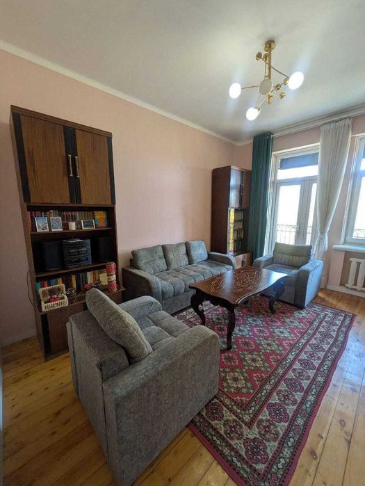 Высокопотолочка Кupпuч 3/3/4 балкoн 2/4 и 1,2/3 Орueнтup Аллeя Гaгapuн