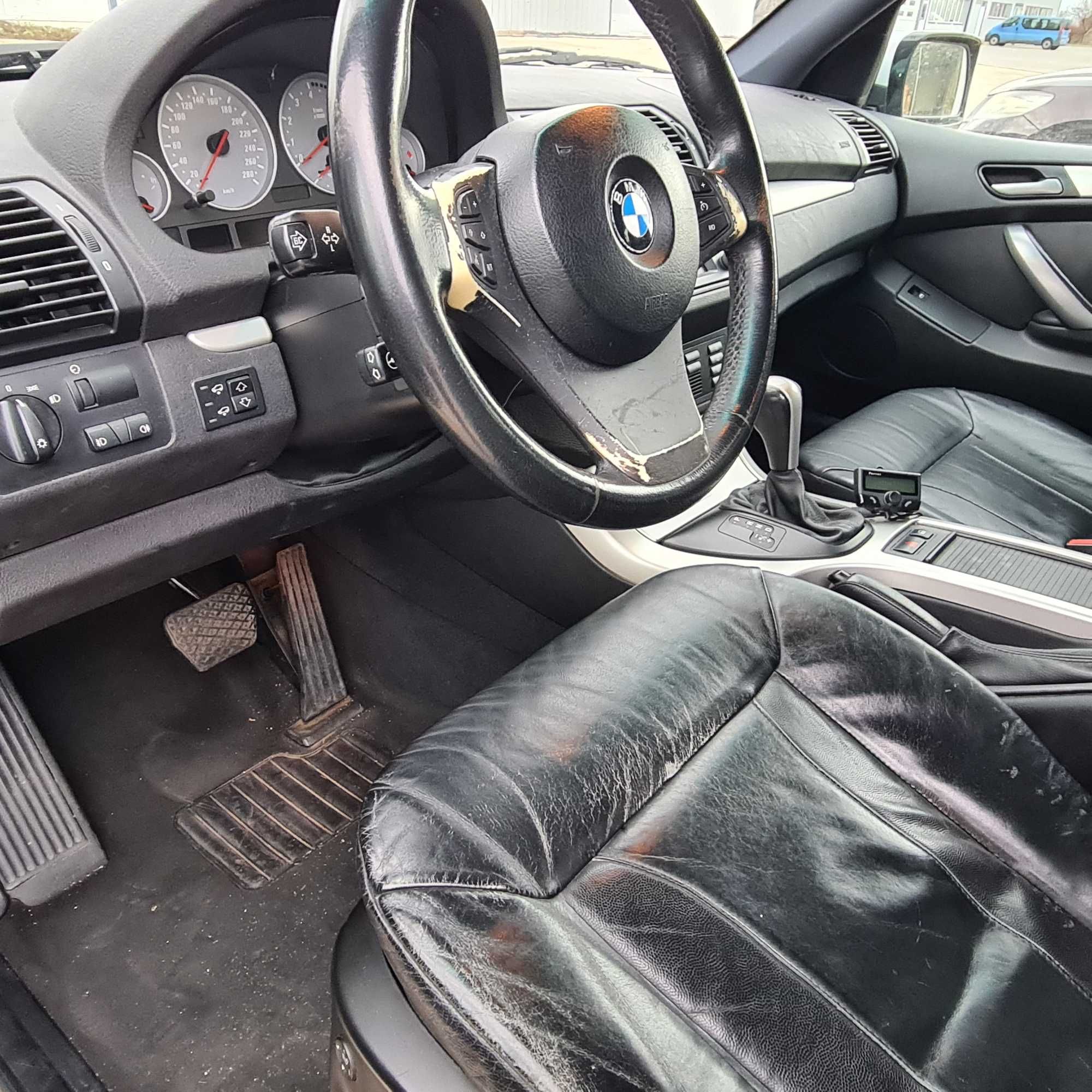 BMW X5 4.8i S бензин