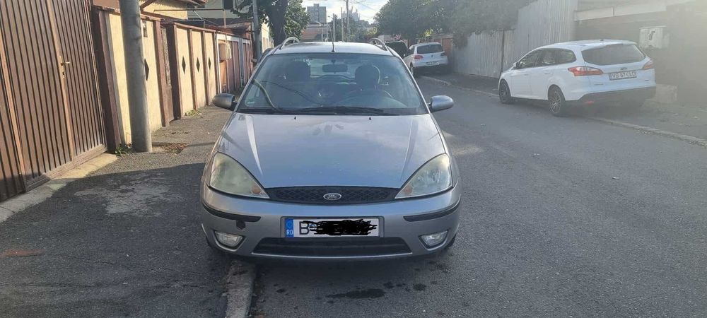 Vand Ford Focus 1600 cmc Breack Benzina anul 2004 Inmatriculat