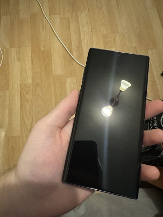 Телефон Samsung Galaxy Note 10+