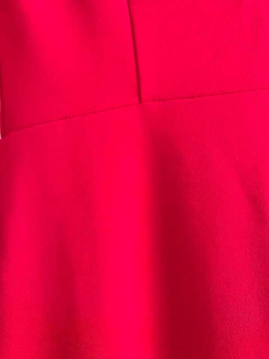 Червена рокля Boohoo