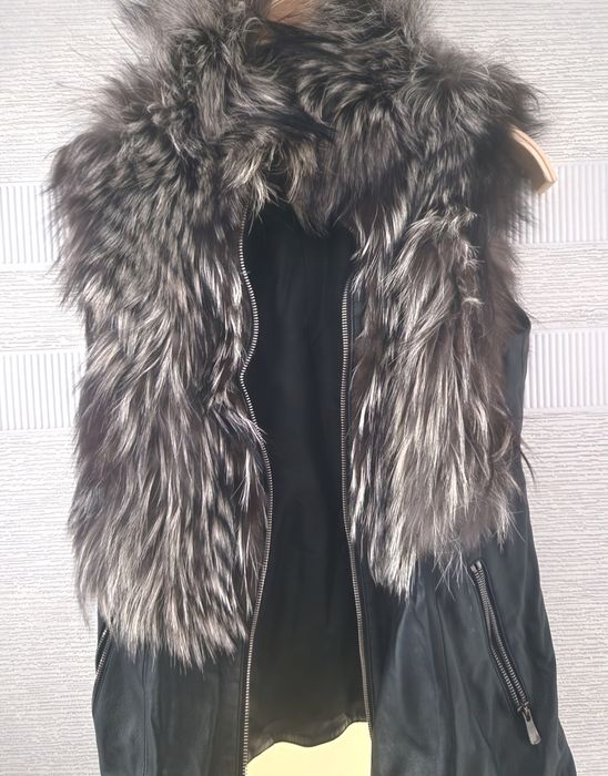 Елек от лисица е естествена кожа