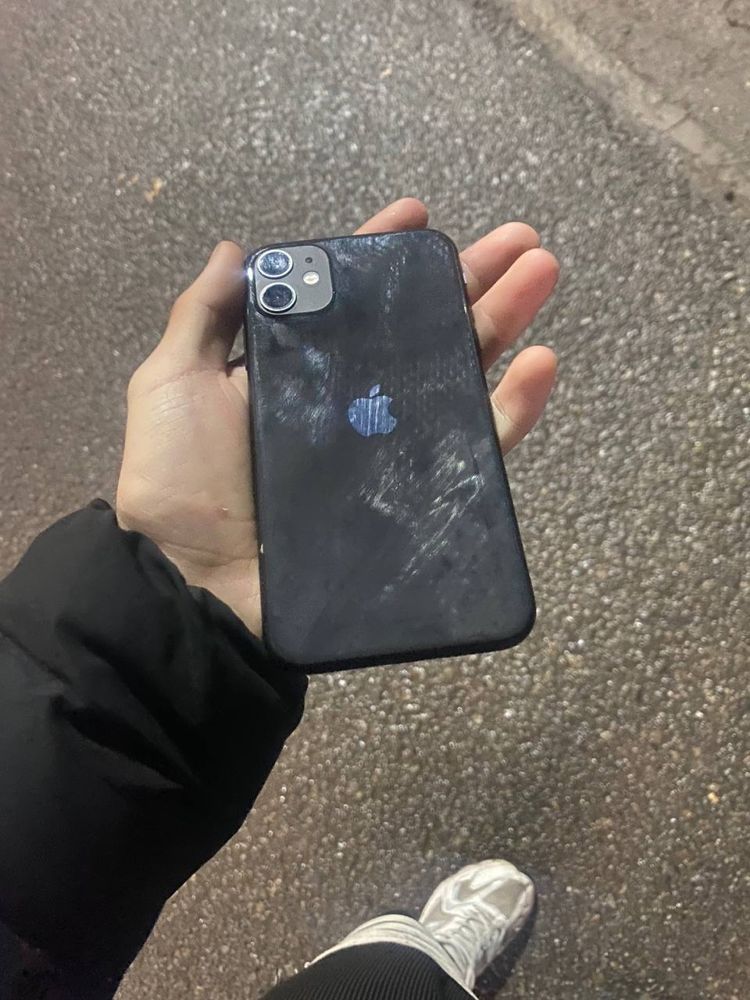 Продам айфон в хорошем состояние