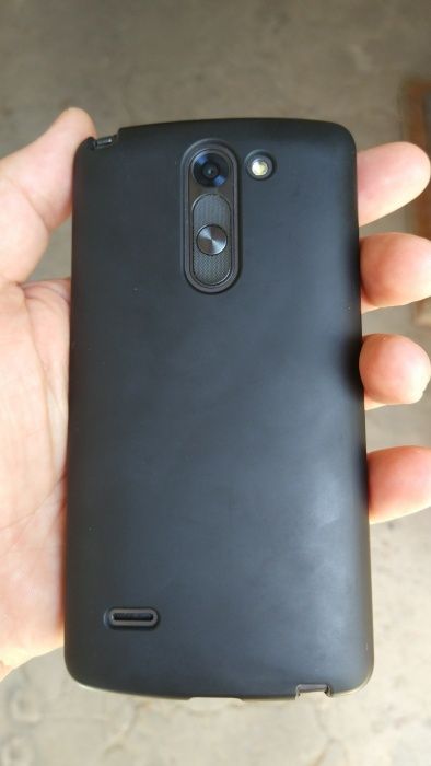 Мобильный телефон LG D690