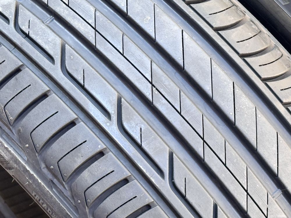 215/50/R18 Bridgestone Turanza 2бр летни dot2822 7мм