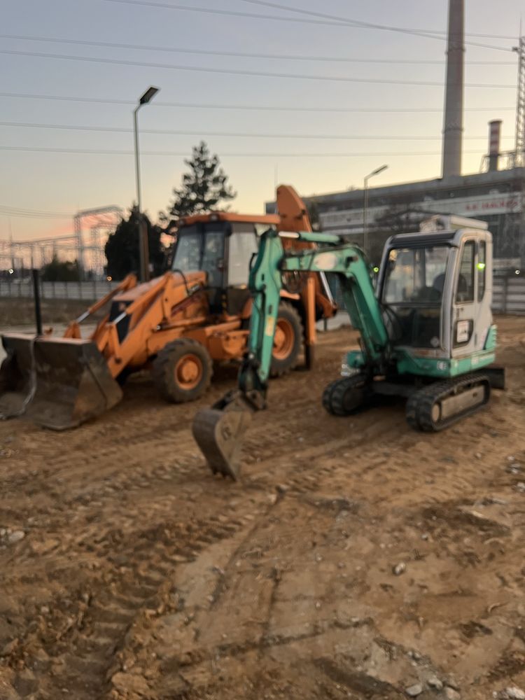 Miniexcavator/Buldoexcavator de închiriat