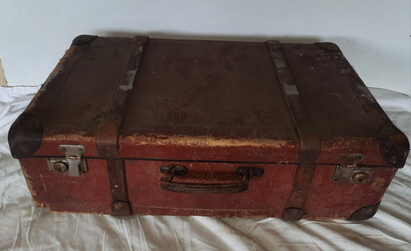 Ретро картонен куфар за декорация