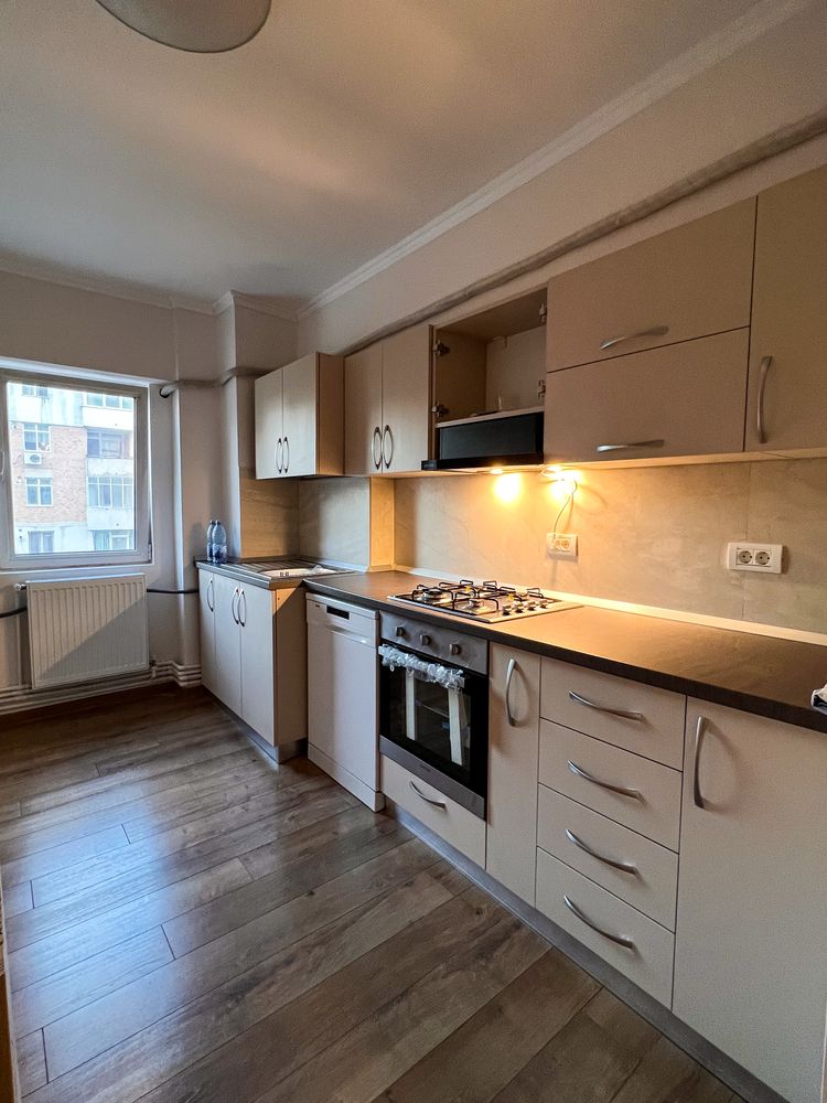 Apartament 3 camere - locatie centrala
