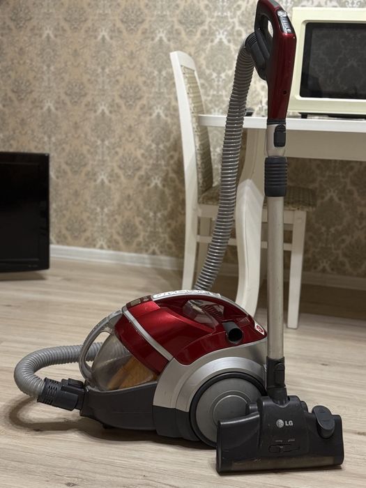 Хороший пылесос б/у