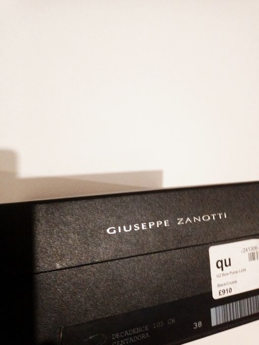 Pantofi femei Giuseppe Zanotti numărul 38 preț negociabil 4200 lei