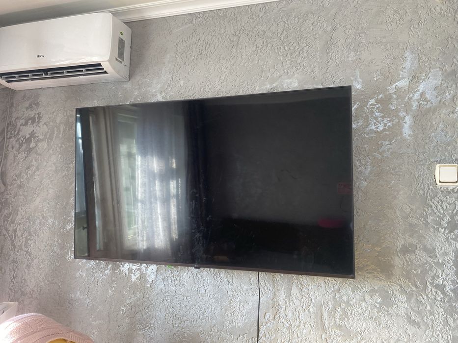Продам телевизор на запчасти LG