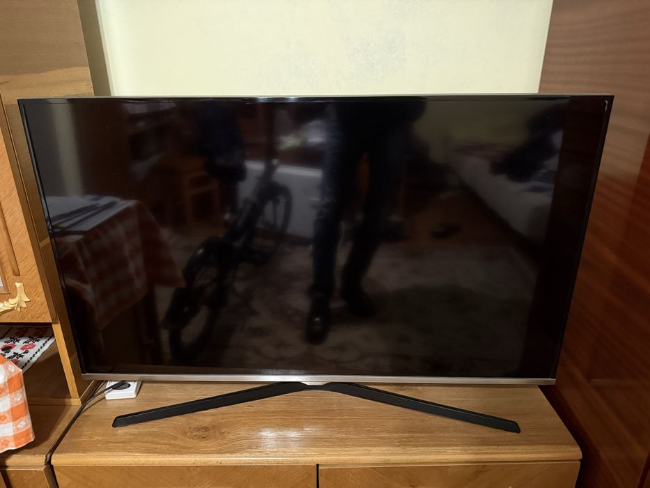 Vand televizor Samsung Non-Smart UE40J5100AW