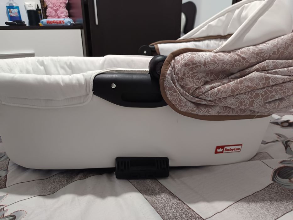 Vând Landou baby lux in perfecta stare