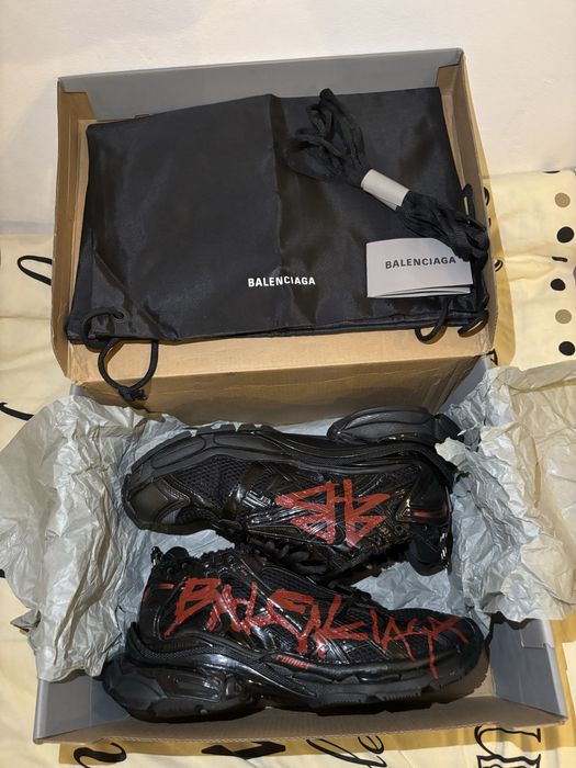 Balenciaga runner graffiti